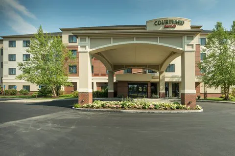 Courtyard Bangor 4
