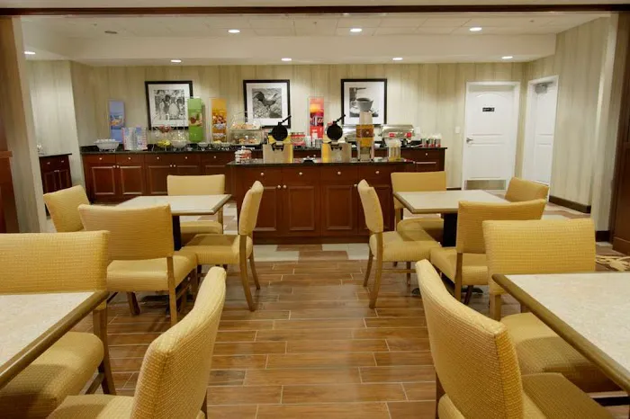 Hampton Inn Bangor 4