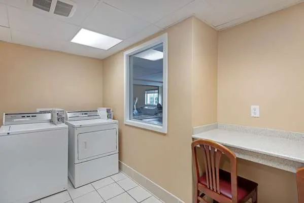 Comfort Inn 4
