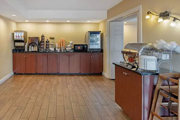 Comfort Inn 4