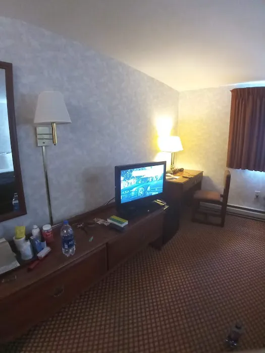 Bangor Inn & Suites 4