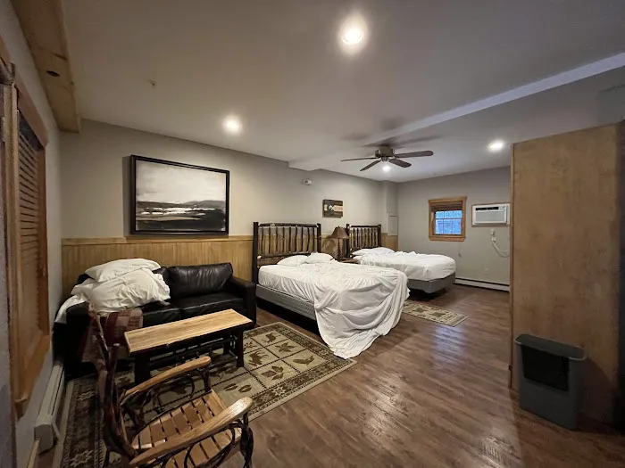 Oquossoc Country Suites 5