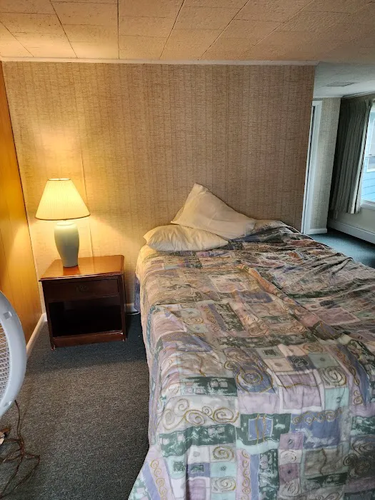 Village Green Motel 5