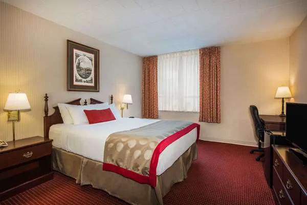 Ramada by Wyndham Ligonier 4