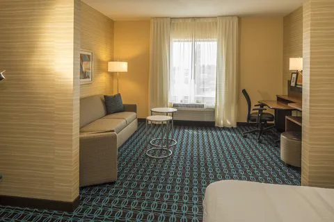 Fairfield Inn & Suites Pittsburgh North/McCandless Crossing 4