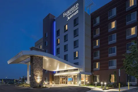 Fairfield Inn & Suites Pittsburgh North/McCandless Crossing 4