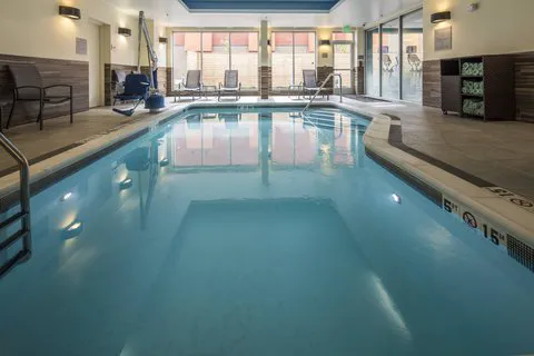 Fairfield Inn & Suites Pittsburgh North/McCandless Crossing 4