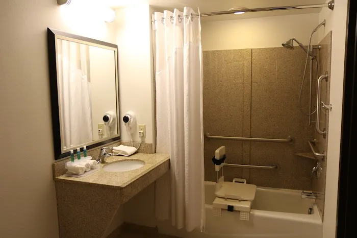 Holiday Inn Express Pittsburgh E - Waterfront Dr by IHG 4