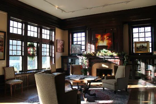 The Mansions On Fifth Luxury Hotel 5