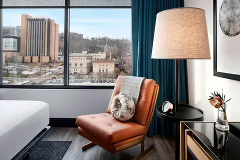 The Oaklander Hotel, Autograph Collection 5
