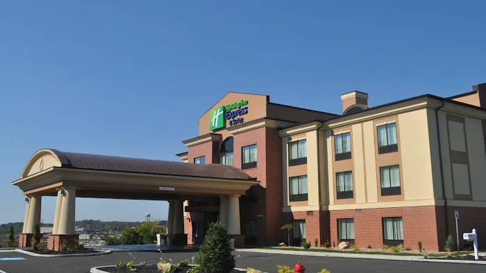Holiday Inn Express & Suites Greensburg by IHG 4