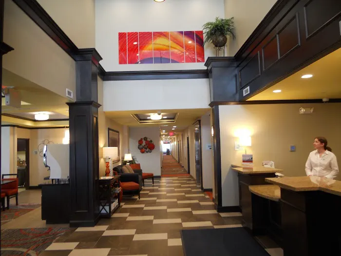Holiday Inn Express & Suites Greensburg by IHG 4