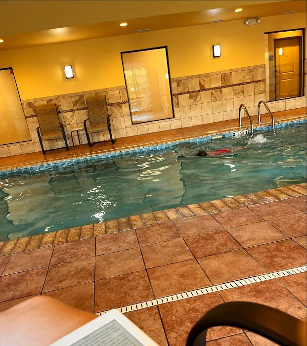 Holiday Inn Express & Suites Greensburg by IHG 4