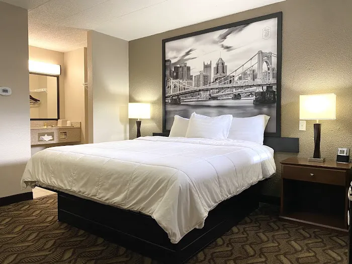 Super 8 by Wyndham Greensburg 4