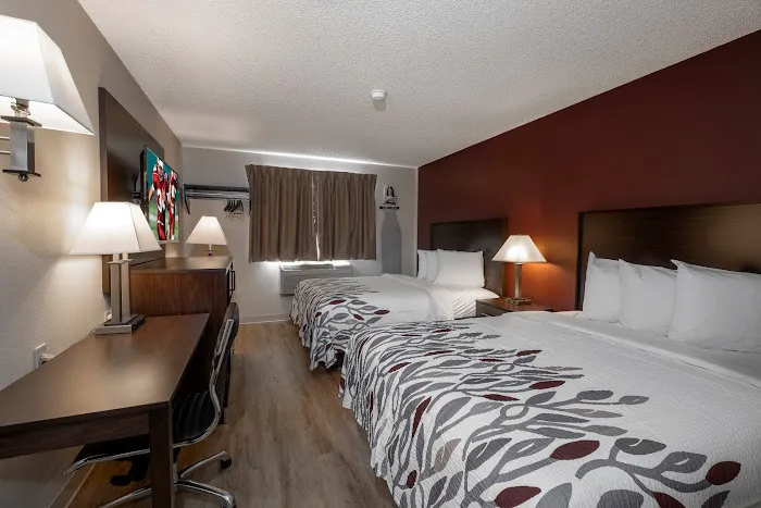 Red Roof Inn Greensburg 4