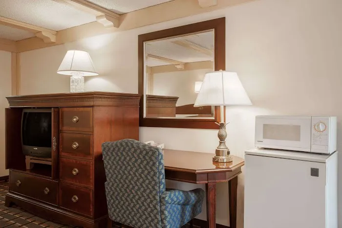 Knights Inn Greensburg 4
