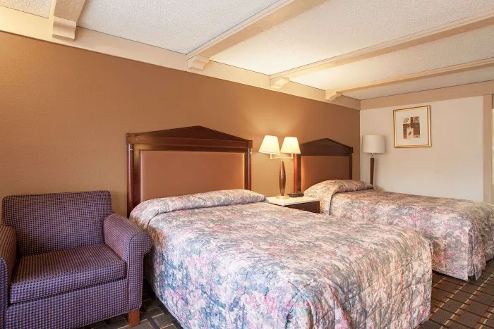 Knights Inn Greensburg 4