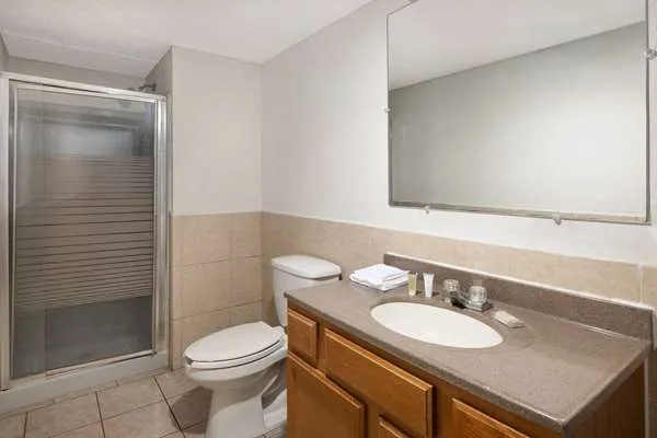 Super 8 by Wyndham Youngstown/Girard 4