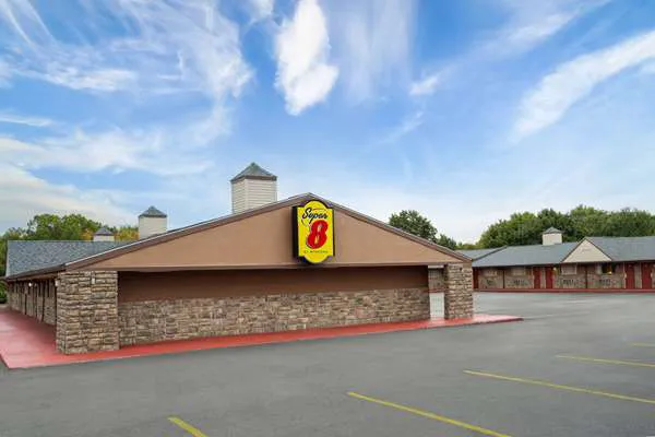 Super 8 by Wyndham Youngstown/Girard 4
