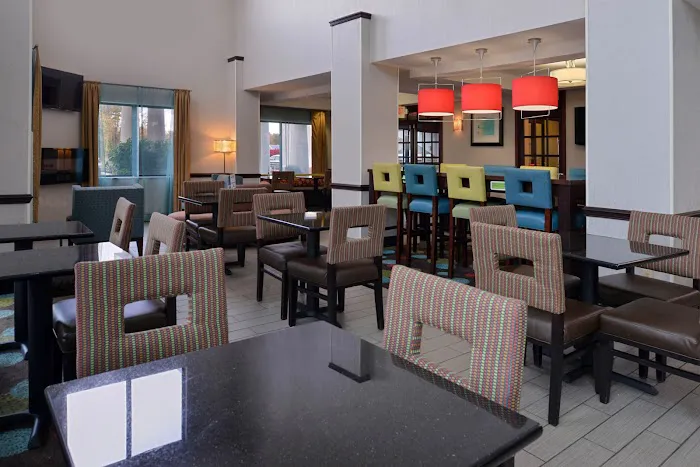 Holiday Inn Express & Suites Youngstown (N. Lima/Boardman) by IHG 4
