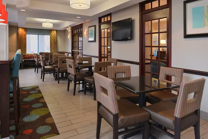 Holiday Inn Express & Suites Youngstown (N. Lima/Boardman) by IHG 4