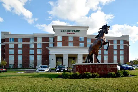 Courtyard Youngstown Canfield 5