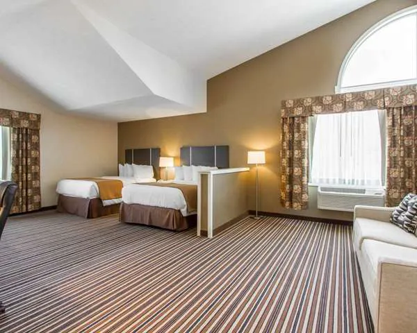 Quality Inn & Suites 4