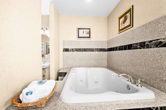 Best Western Merry Manor Inn 4