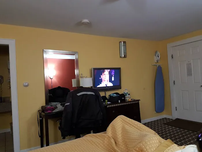 Budget Inn 4