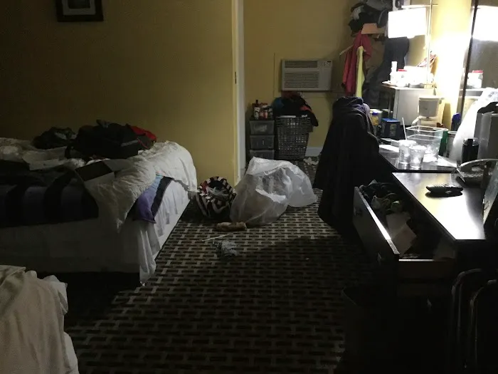 Budget Inn 4