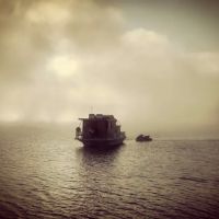 The Floating Nomad Houseboat Rentals ico