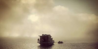 The Floating Nomad Houseboat Rentals