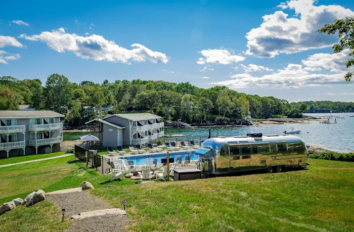 Smuggler’s Cove Inn 5