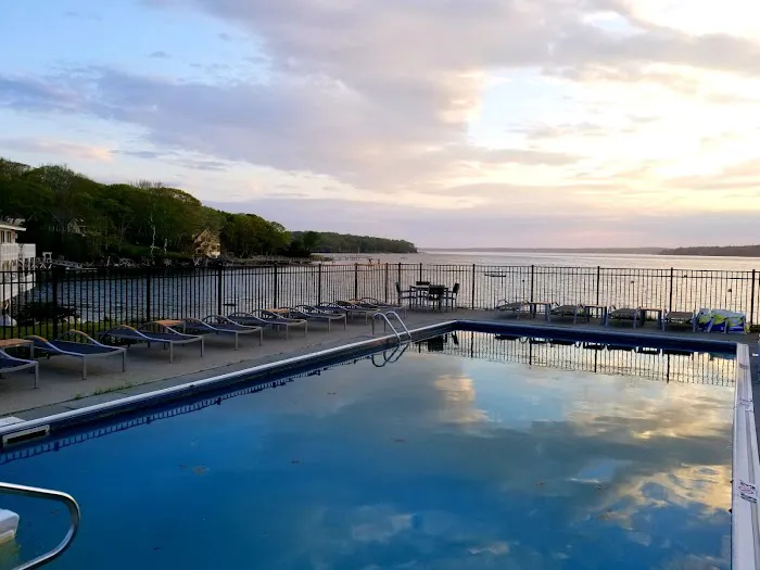 Smuggler’s Cove Inn 5