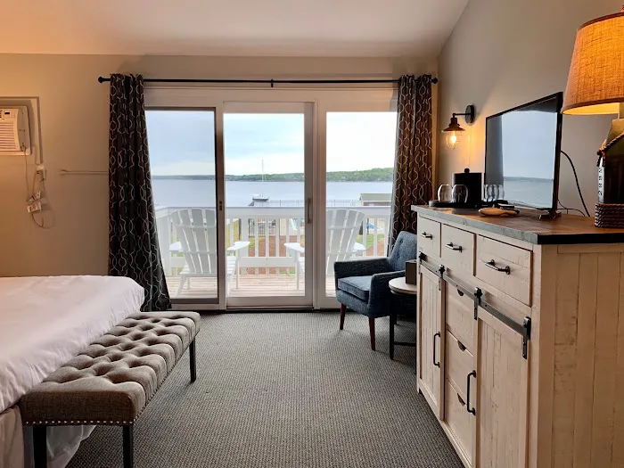 Smuggler’s Cove Inn 5