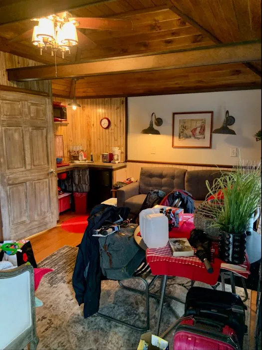 Hinckleys Dreamwood Cottages 4