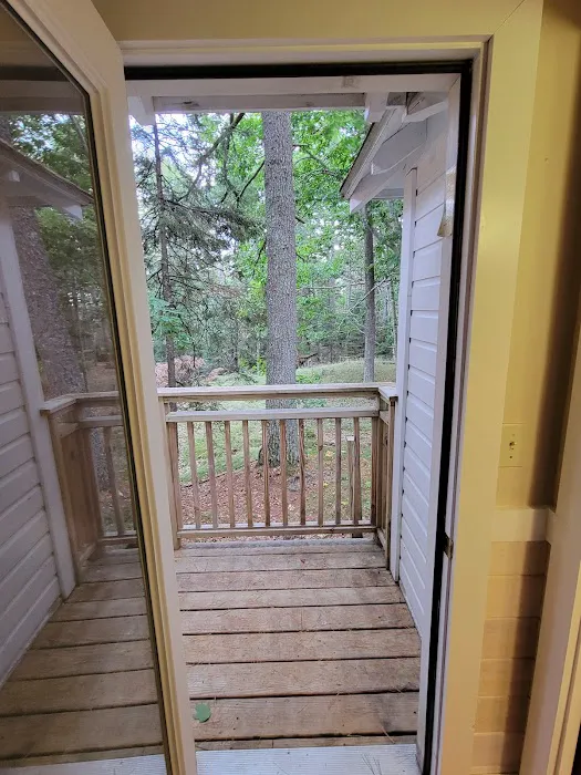 Hinckleys Dreamwood Cottages 4