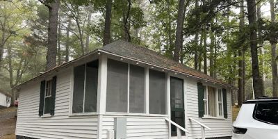 Hinckleys Dreamwood Cottages