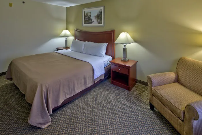 Country Inn at the Mall 4