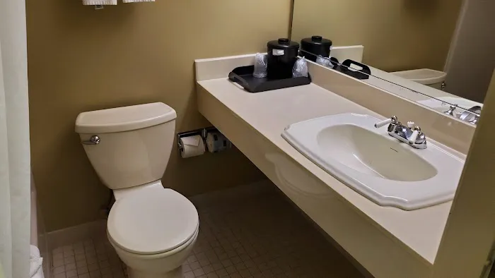 Country Inn at the Mall 4