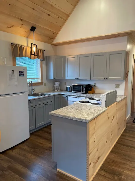 Pine Tree Stays-Ledge Brook Cabins 5