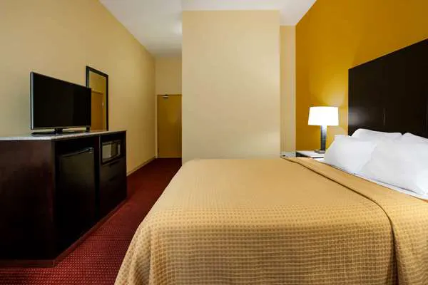 Days Inn by Wyndham Donegal 4