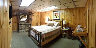 Log Cabin Lodge & Suites
