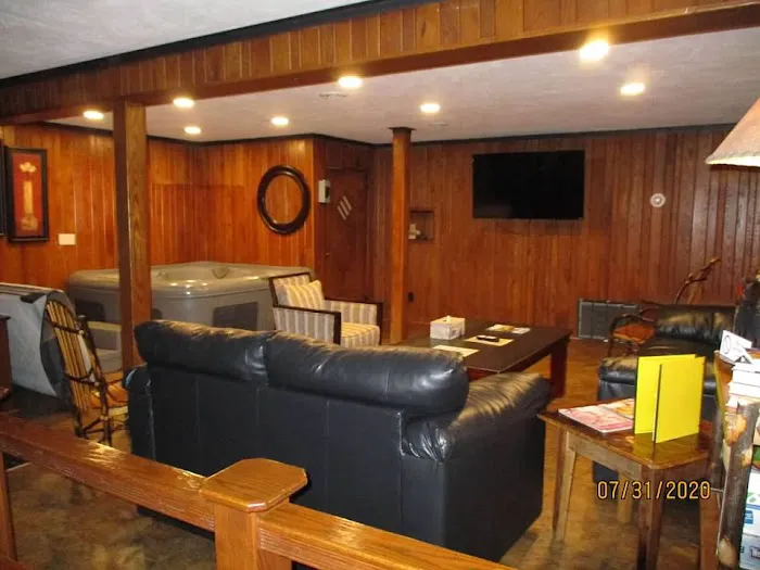 Log Cabin Lodge & Suites 4