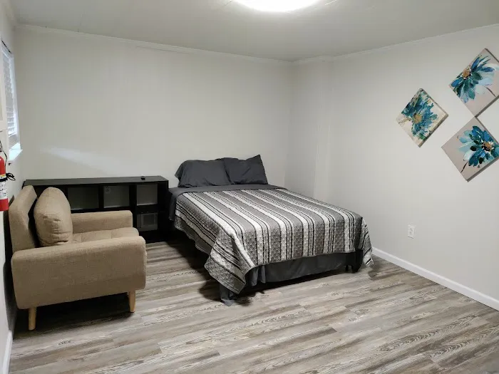 Neville Island Motel 4