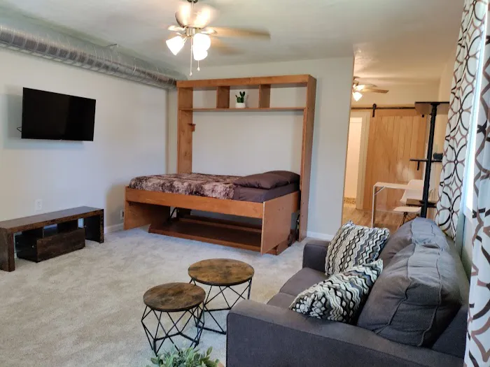 Neville Island Motel 4
