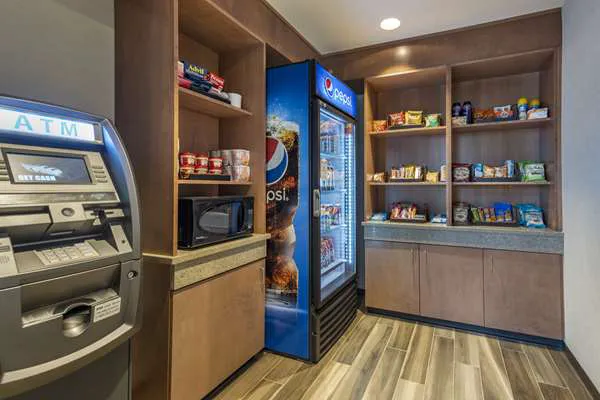 Comfort Inn & Suites Pittsburgh-Northshore 5