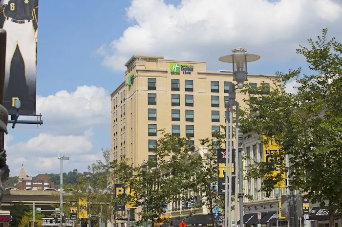 Holiday Inn Express & Suites Pittsburgh North Shore by IHG 5