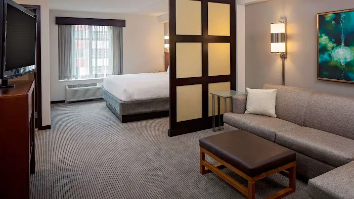Hyatt Place Pittsburgh-North Shore 5