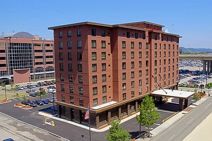 Hampton Inn & Suites Pittsburgh-Downtown 5